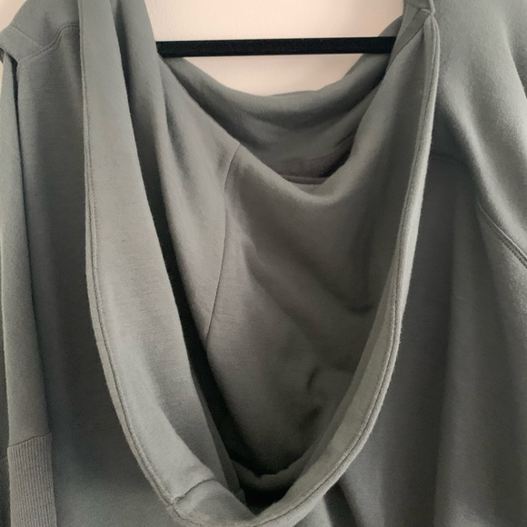 Athleta wrap front , hooded poncho style in excellent condition . Size small - Picture 5 of 6